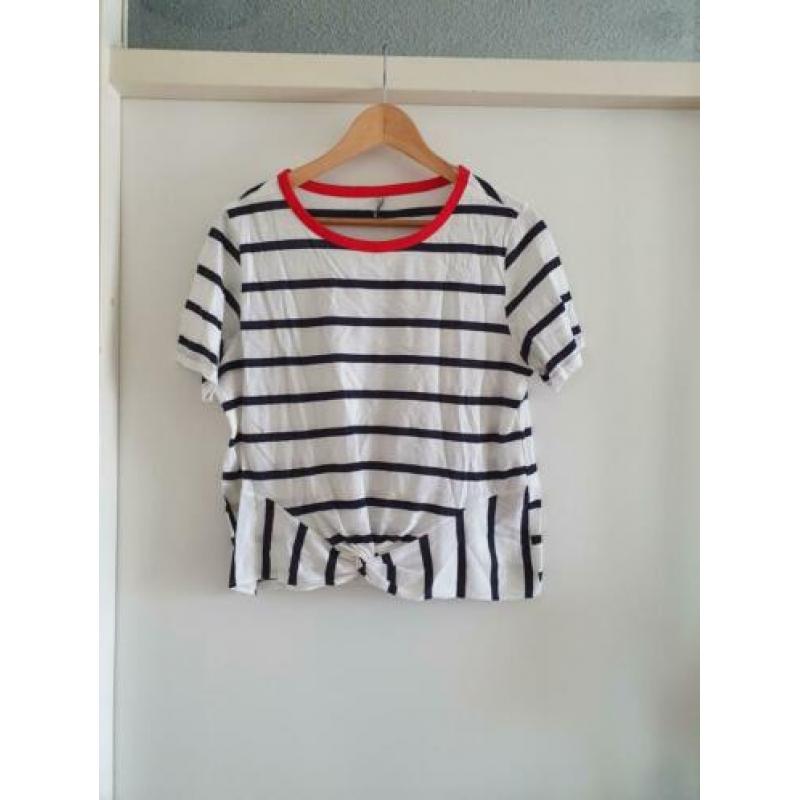ONLY t Shirt wit L/40 ?PRIJS €5,00?