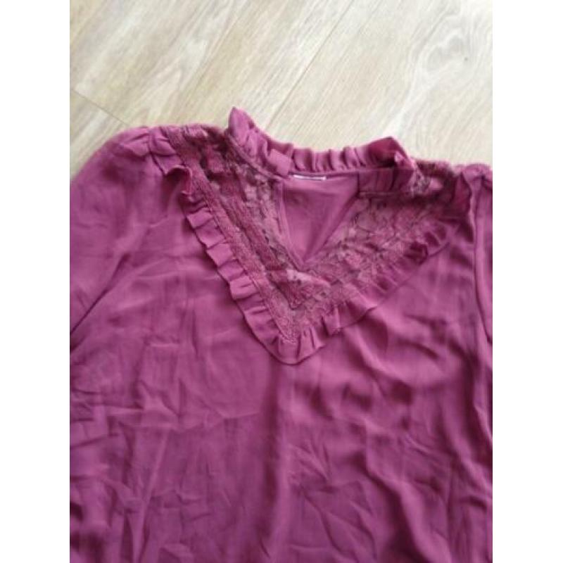 NIEUW BLOUSE OUD ROZE MT 42 MET V HALS KANT RUCHES (Box A)
