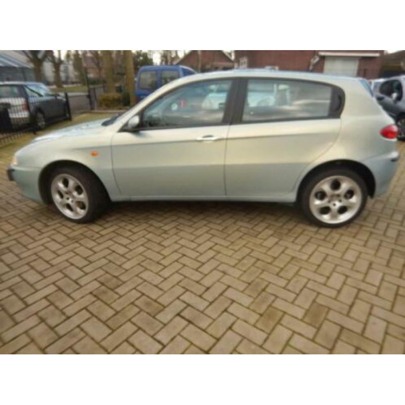 Alfa Romeo 147 1.6 T.Spark Edizione Limitata Zeer nette alfa