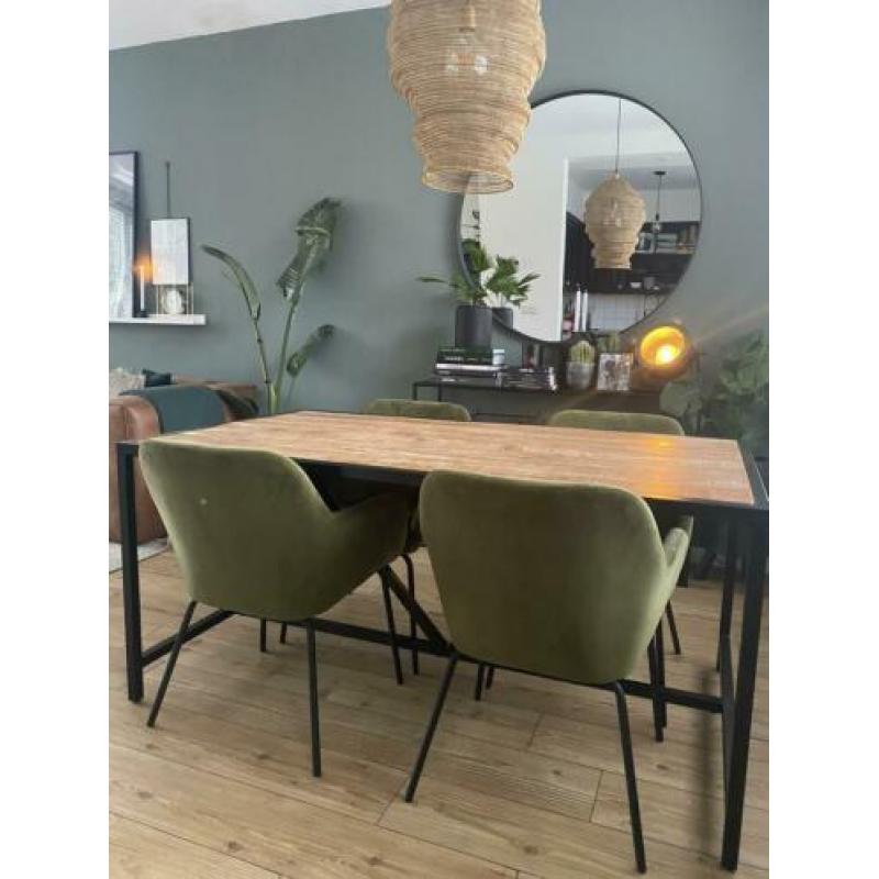 4 velvet/fluweel groene eetkamer stoelen van VT WONEN