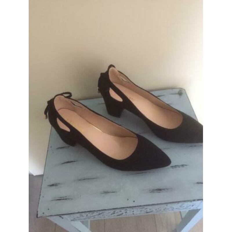 Nieuw suède zwarte schoenen mt 40