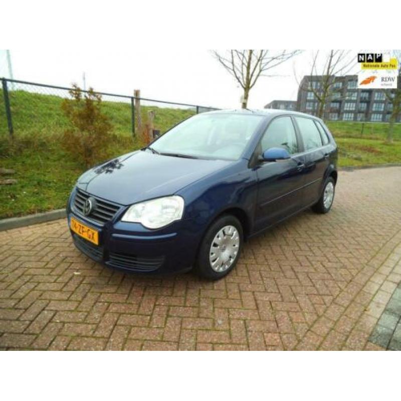 Volkswagen Polo 1.4 TDI Optive ( 5-Deurs en AIRCO)