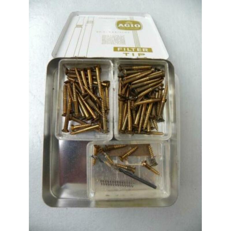 Blikjes Cigarillos Agio met schroeven, boutjes, enz, lijst 2