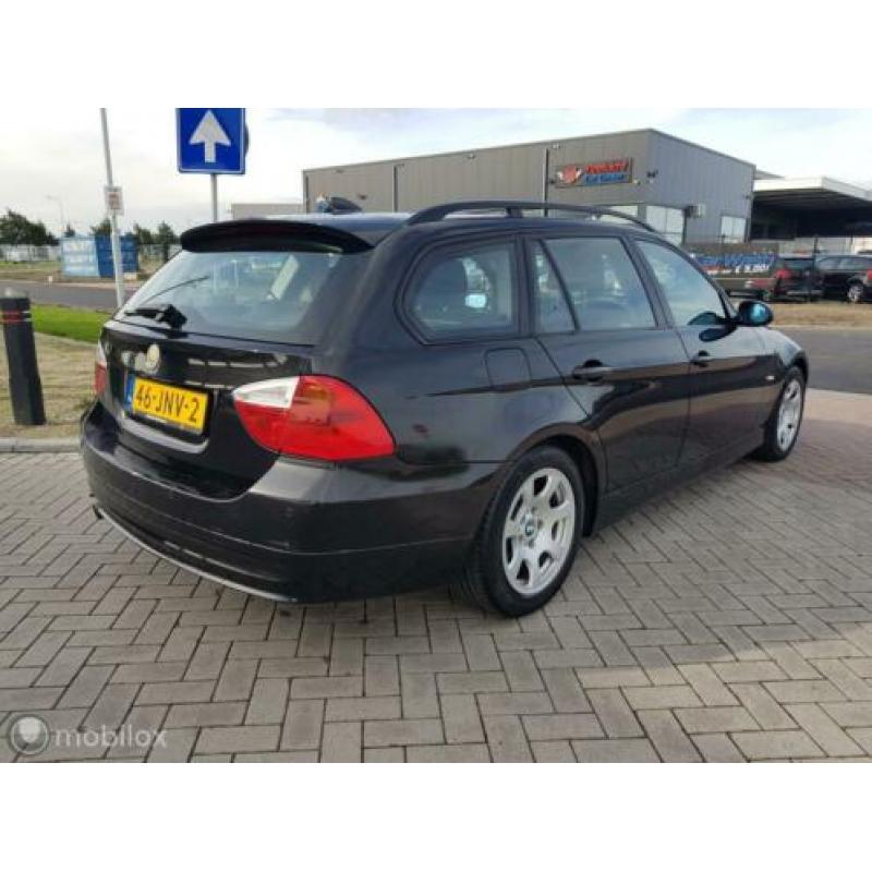 BMW 3-serie Touring 320i Business Line