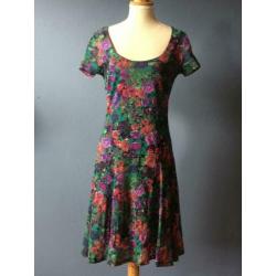 Leuke, gebloemde jurk van Sissy Boy, maat M
