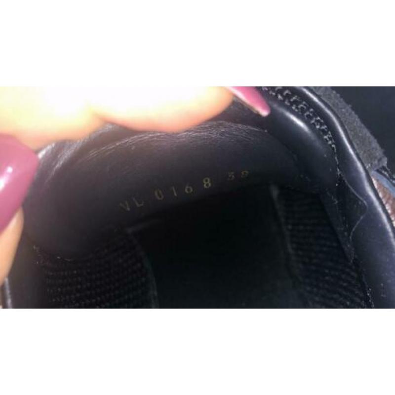 Originele louis vuitton run away sneakers 38