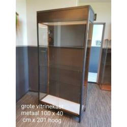 Industriële vitrine kast groot stevig