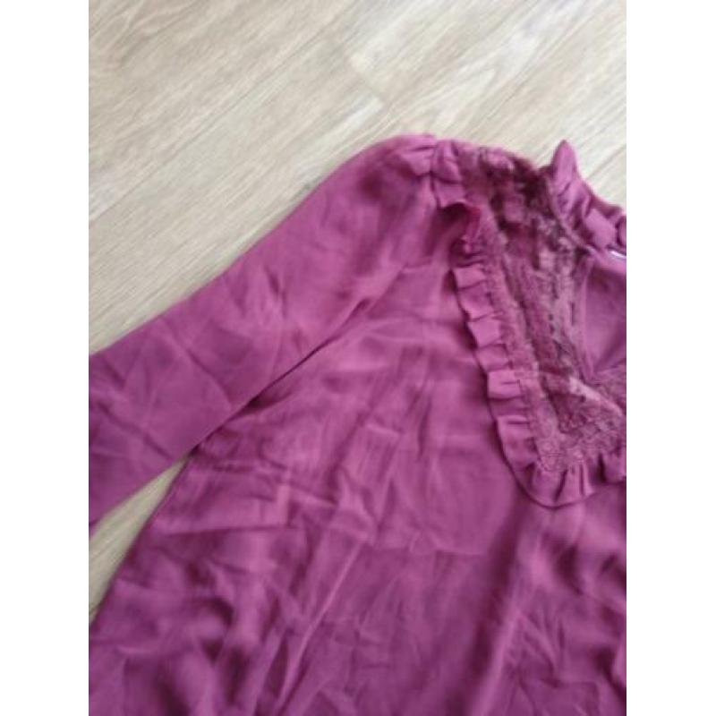 NIEUW BLOUSE OUD ROZE MT 42 MET V HALS KANT RUCHES (Box A)