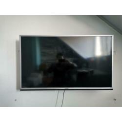 Opknapper Samsung home cinema set HT-TZ222 en Toshiba 46TL93