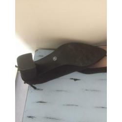 Nieuw suède zwarte schoenen mt 40