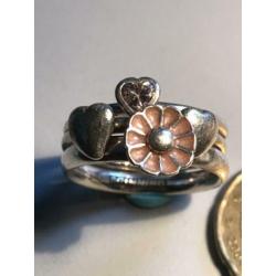 Zilveren ringen 3 in een als set te dragen.