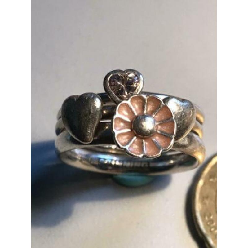 Zilveren ringen 3 in een als set te dragen.
