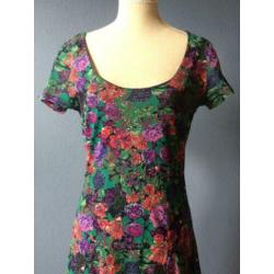 Leuke, gebloemde jurk van Sissy Boy, maat M