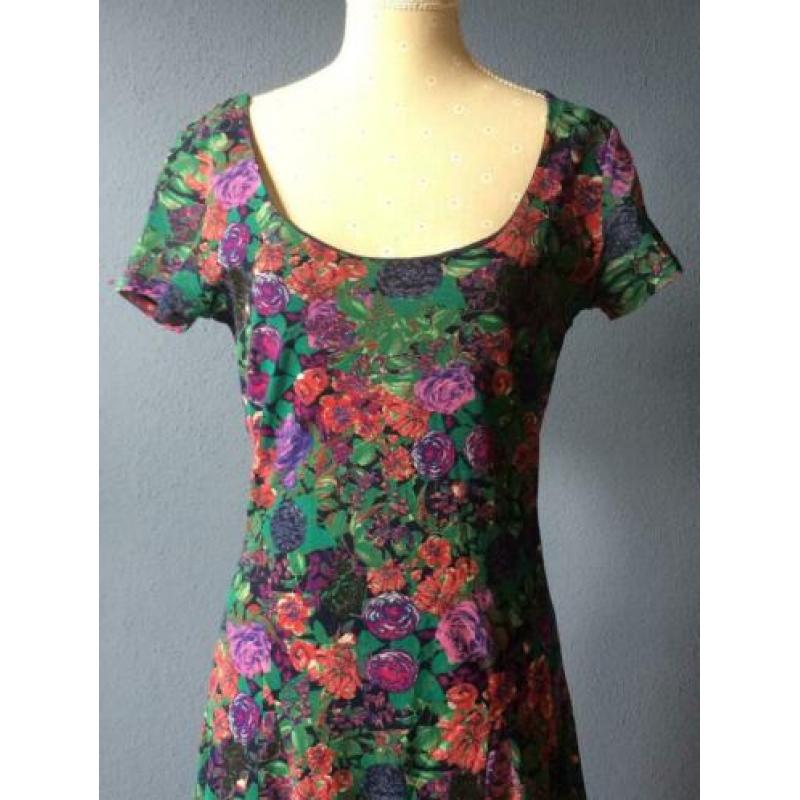 Leuke, gebloemde jurk van Sissy Boy, maat M