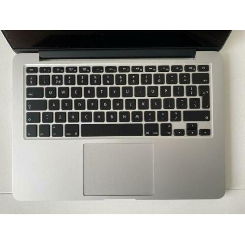 Macbook Pro 2015 13 inch 256gb 8GB