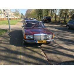 Mercedes 200-Serie 2.0 200 AUT 1980 Rood