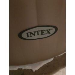 6 persoons intex jacuzzi