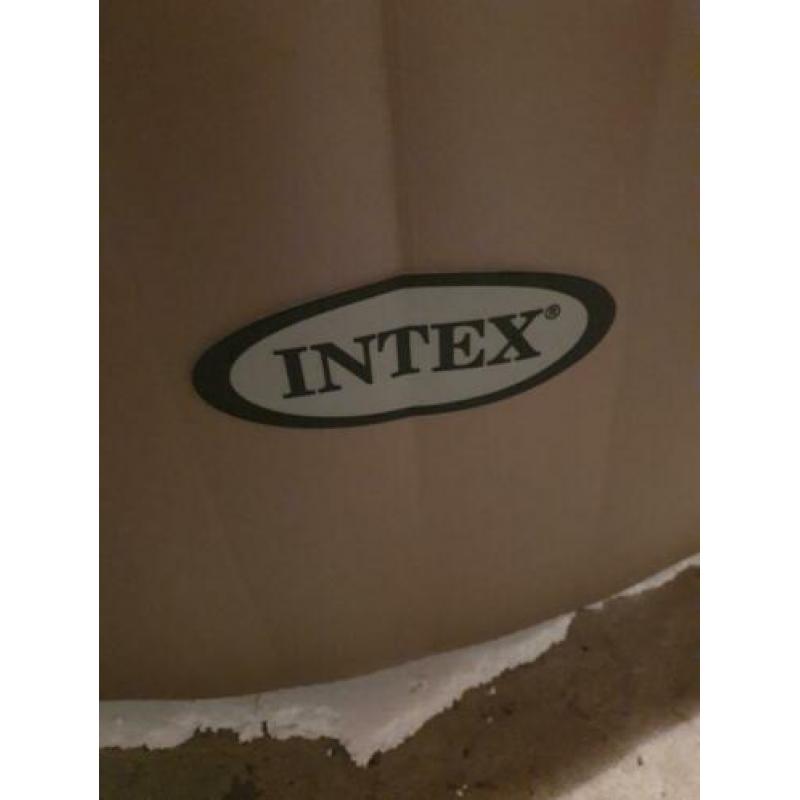 6 persoons intex jacuzzi