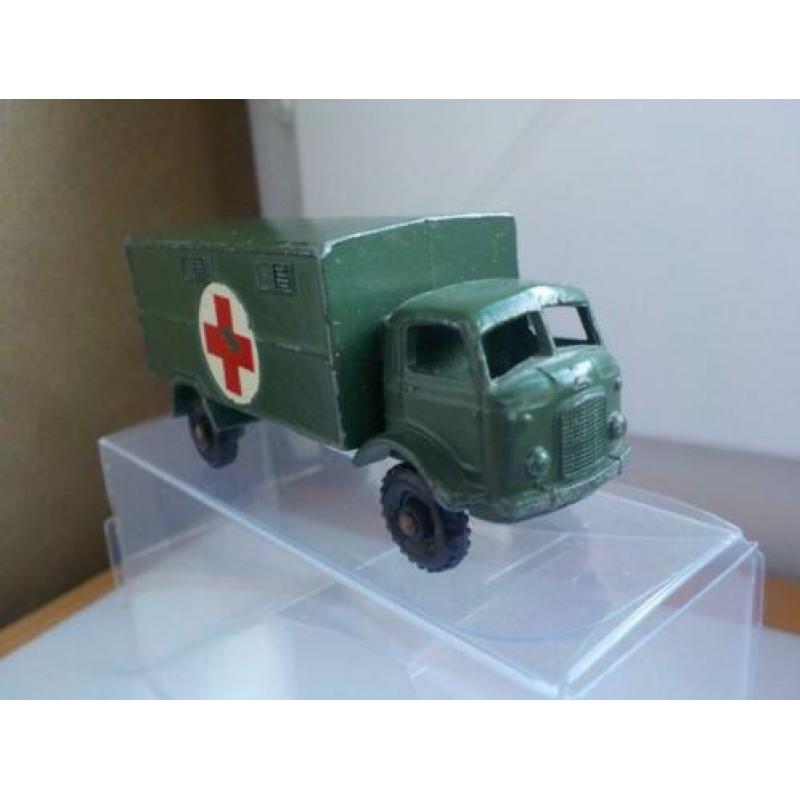 Matchbox Lesney n° 63a FORD AMBULANCE