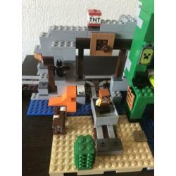 Lego Minecraft 21155 - niet helemaal compleet, wel bijna