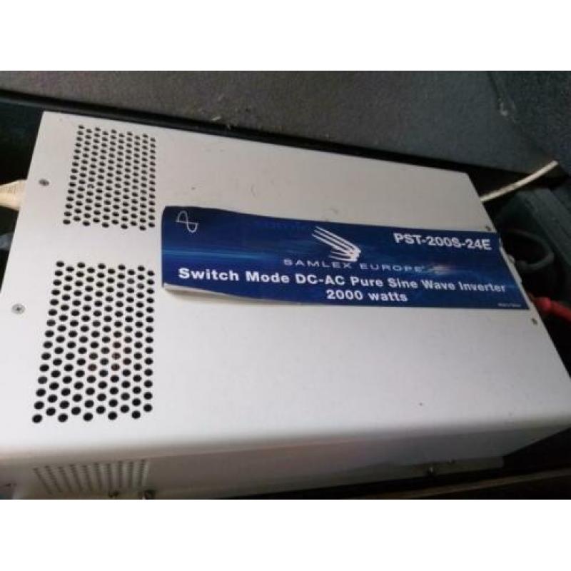 Samlex omvormer 2000 Watt 24V--220V