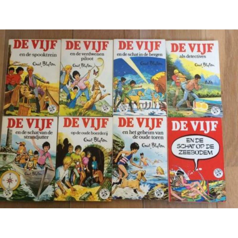 3 boeken EURO.5, 5 boeken Bob Evers, 8 boeken De Vijf