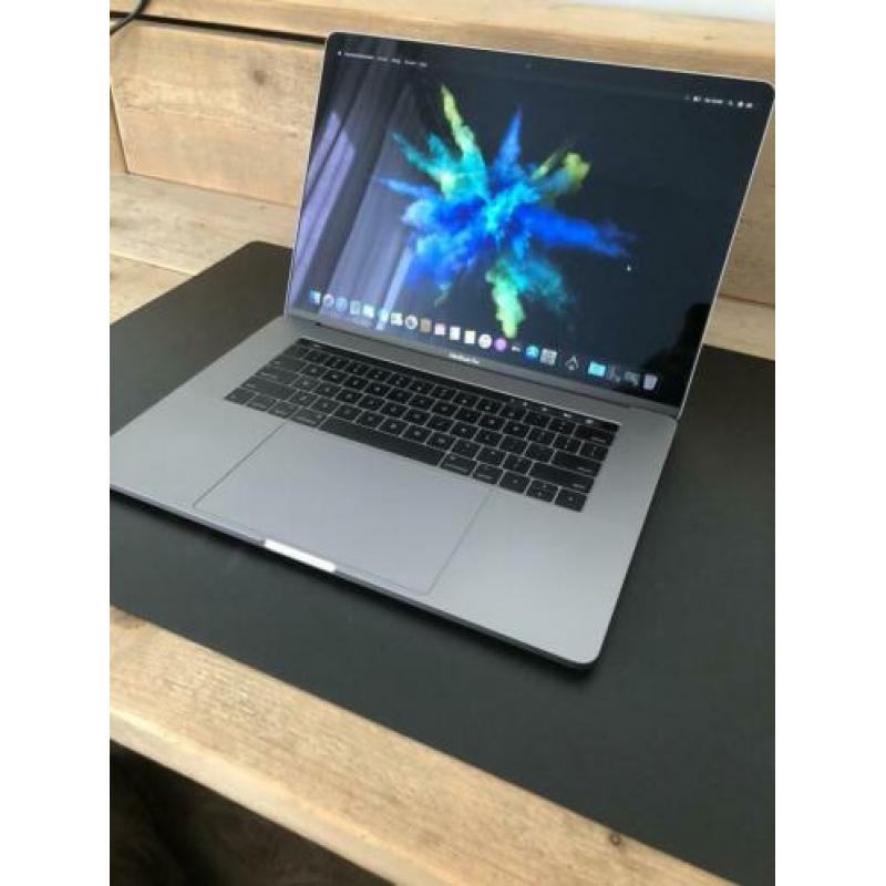 Macbook pro 2017 15’ 512SSD 16Gb 2,9Ghz Applecare+ 560x