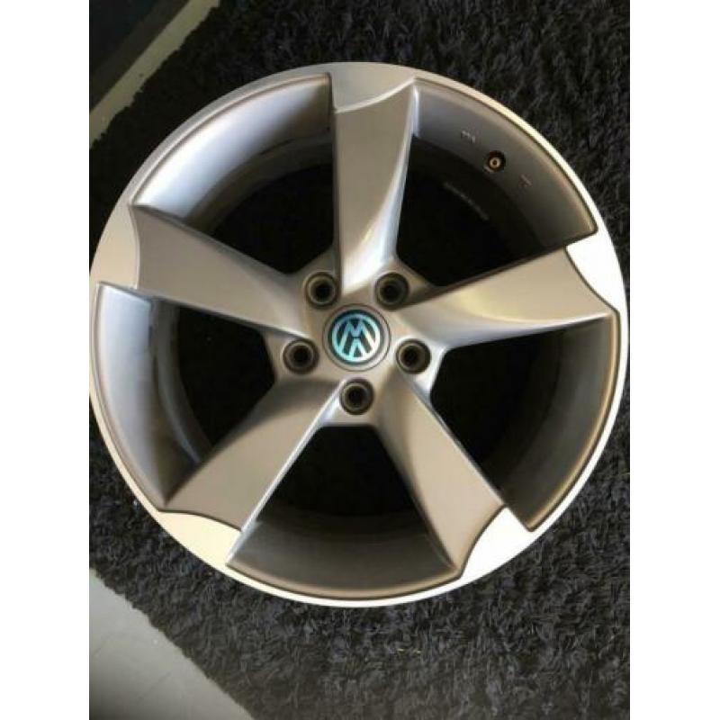 1 velg 17” volkswagen 5 of Audi Rotorlook