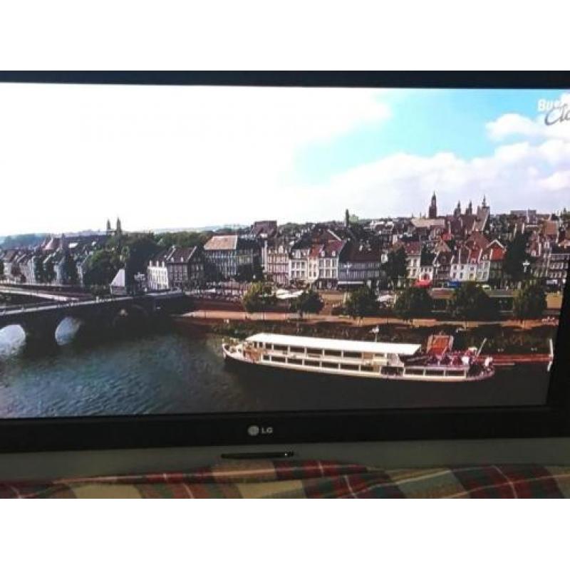 LG Plasma tv 42 INCH .!