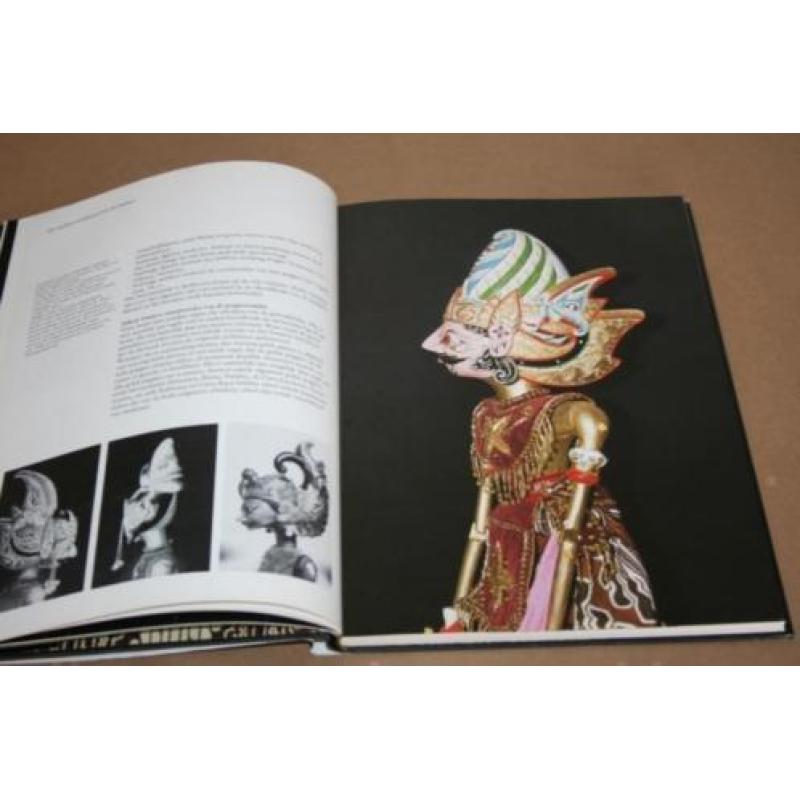 Wayang Golek - Het klassieke West-Javaanse poppenspel !!