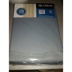 2 gordijnen 100% verduisterend met ringen 300 X H250/ grijs