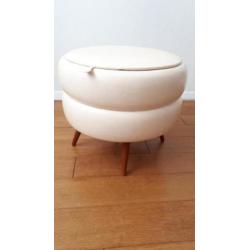 Vintage poef crème kunstleer H 39 D 45 cm