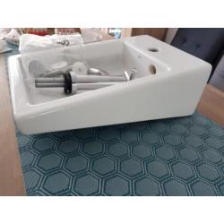 Wastafel met kraan.