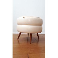 Vintage poef crème kunstleer H 39 D 45 cm