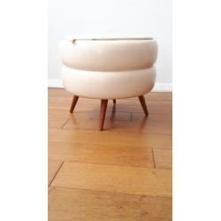 Vintage poef crème kunstleer H 39 D 45 cm