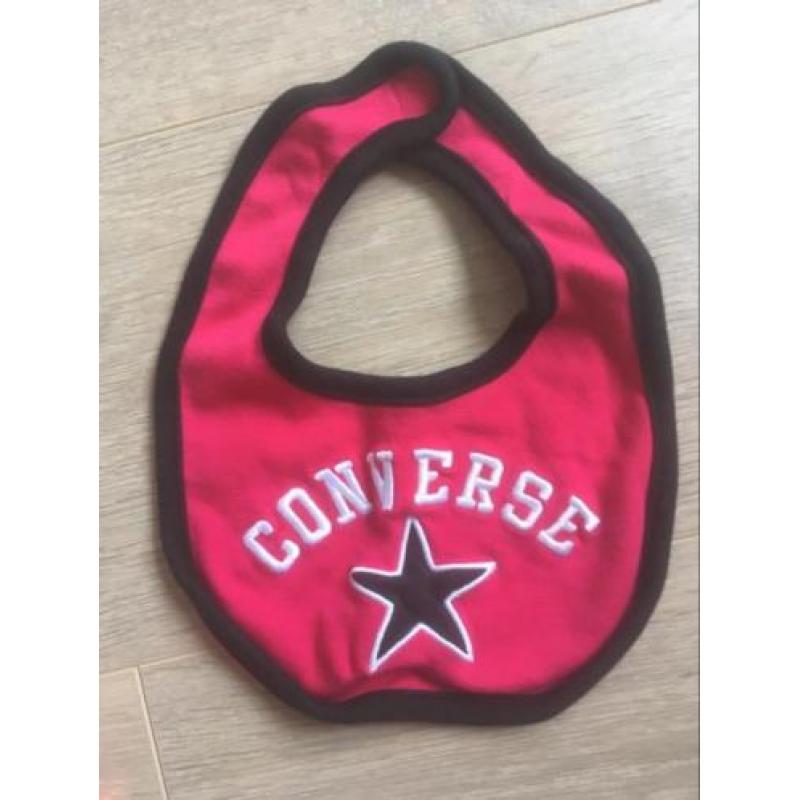 Trainingspak, romper, slab en mutsje Converse 0-3 maanden