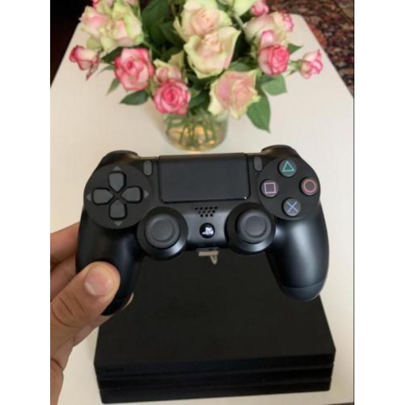 PlayStation 4 pro zeer nette staat!