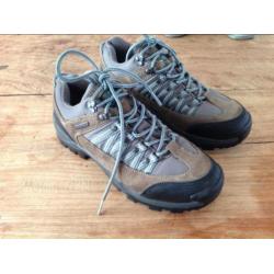 Nomad stoere wandelschoenen maat 40 zgan 25€