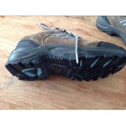 Nomad stoere wandelschoenen maat 40 zgan 25€