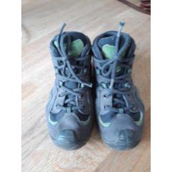 Lowa wandelschoenen maat 29