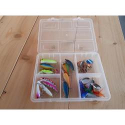 Assortiment nieuwe spinners en pluggen 20 stuks